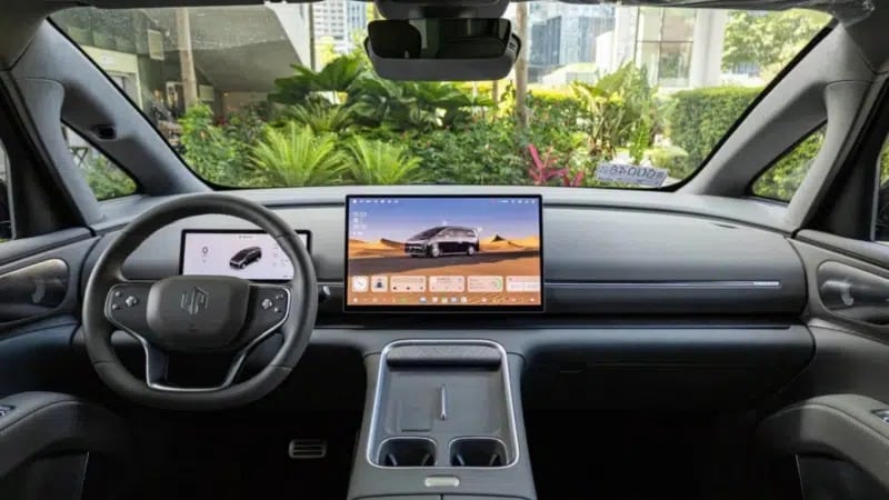 Leapmotor D99: Το πολυτελές ηλεκτρικό MPV που τρομάζει τον ανταγωνισμό με 557 PS και 700 χλμ. αυτονομία