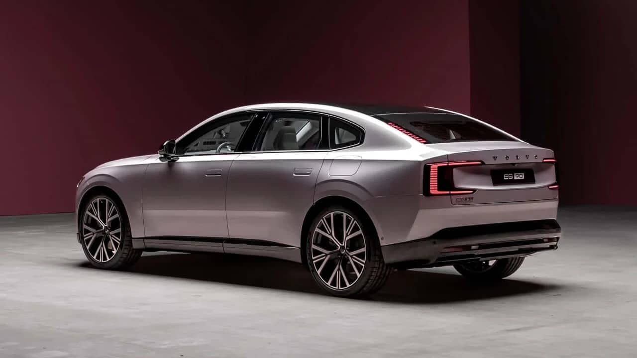 Νέο Volvo ES90 Business Edition: Το premium ηλεκτρικό που έγινε πιο προσιτό και με πλουσιότερο εξοπλισμό