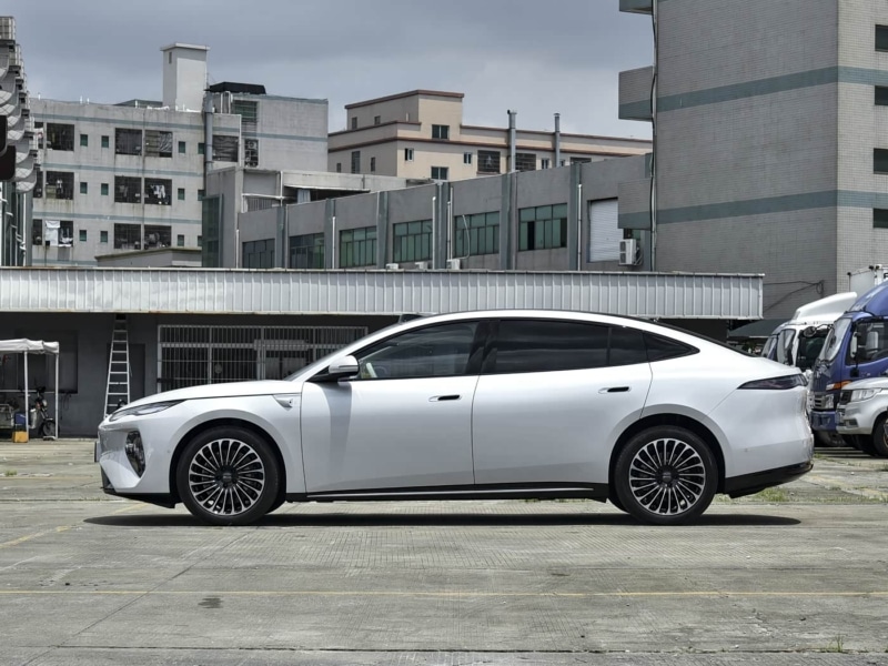 Νέο BYD Seal 08: Έρχεται να ταράξει τα νερά με έως 694 PS, αυτονομία 1.660 χλμ. και τιμή-έκπληξη