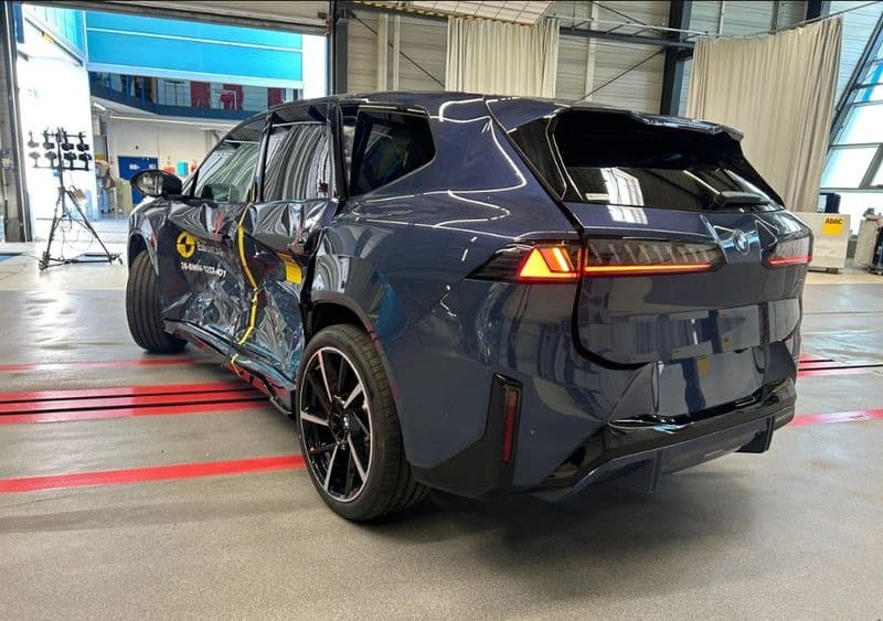 BMW iX3: Πέντε αστέρια στις νέες και αυστηρότερες δοκιμές Euro NCAP 2026