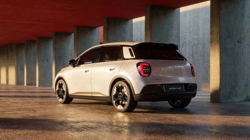 GAC Aion UT vs Geely E2 Max: Κινεζικός «εμφύλιος πόλεμος»