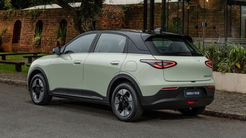 GAC Aion UT vs Geely E2 Max: Κινεζικός «εμφύλιος πόλεμος»