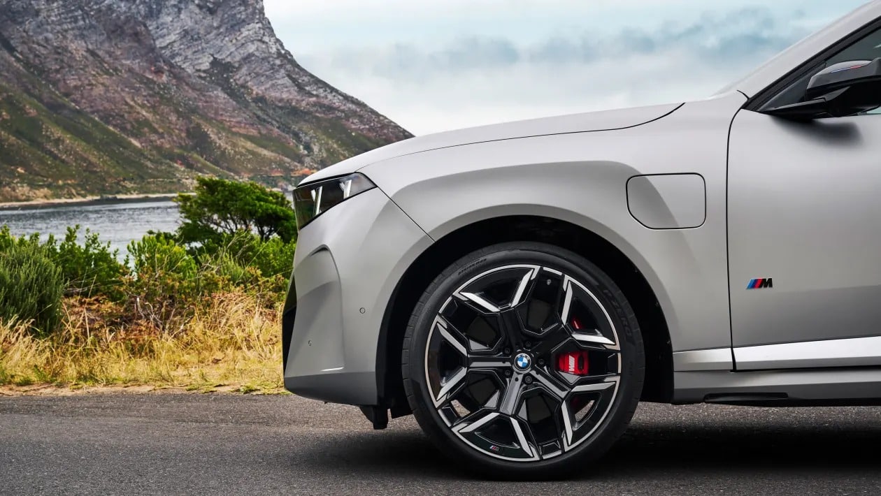 Αποκαλύφθηκε η νέα BMW X5: Αυτονομία-ρεκόρ και τεχνολογία από το μέλλον