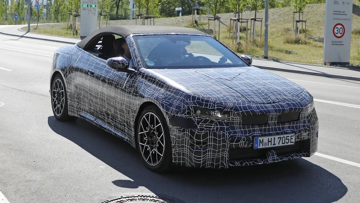 Έως 800 χλμ. αυτονομία και 462 PS – Η νέα BMW i4 Cabrio κάνει αίσθηση