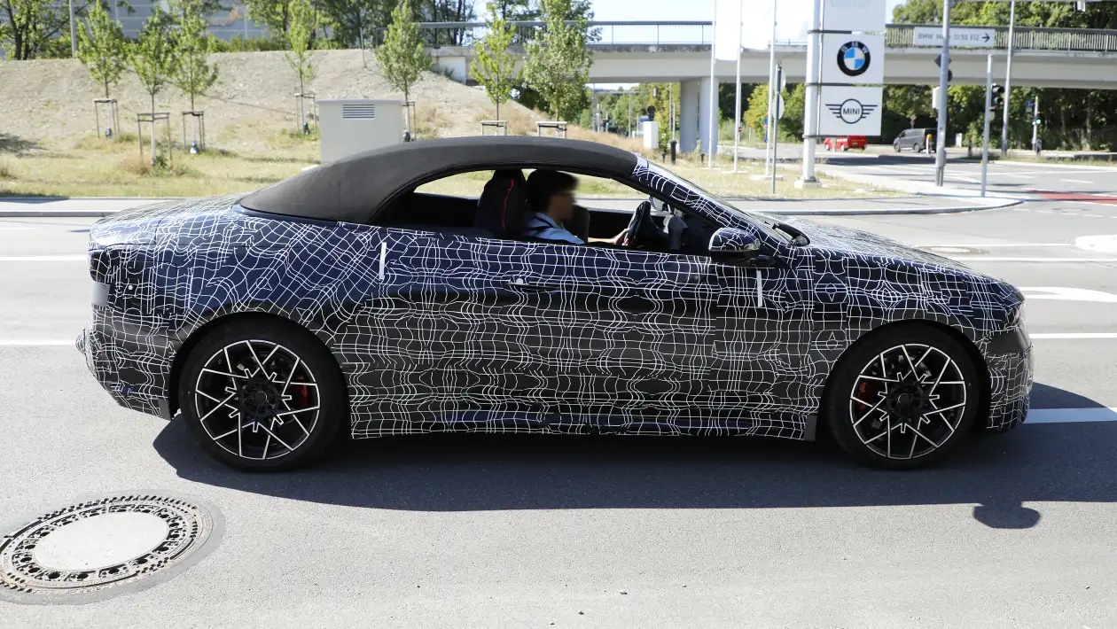 Έως 800 χλμ. αυτονομία και 462 PS – Η νέα BMW i4 Cabrio κάνει αίσθηση