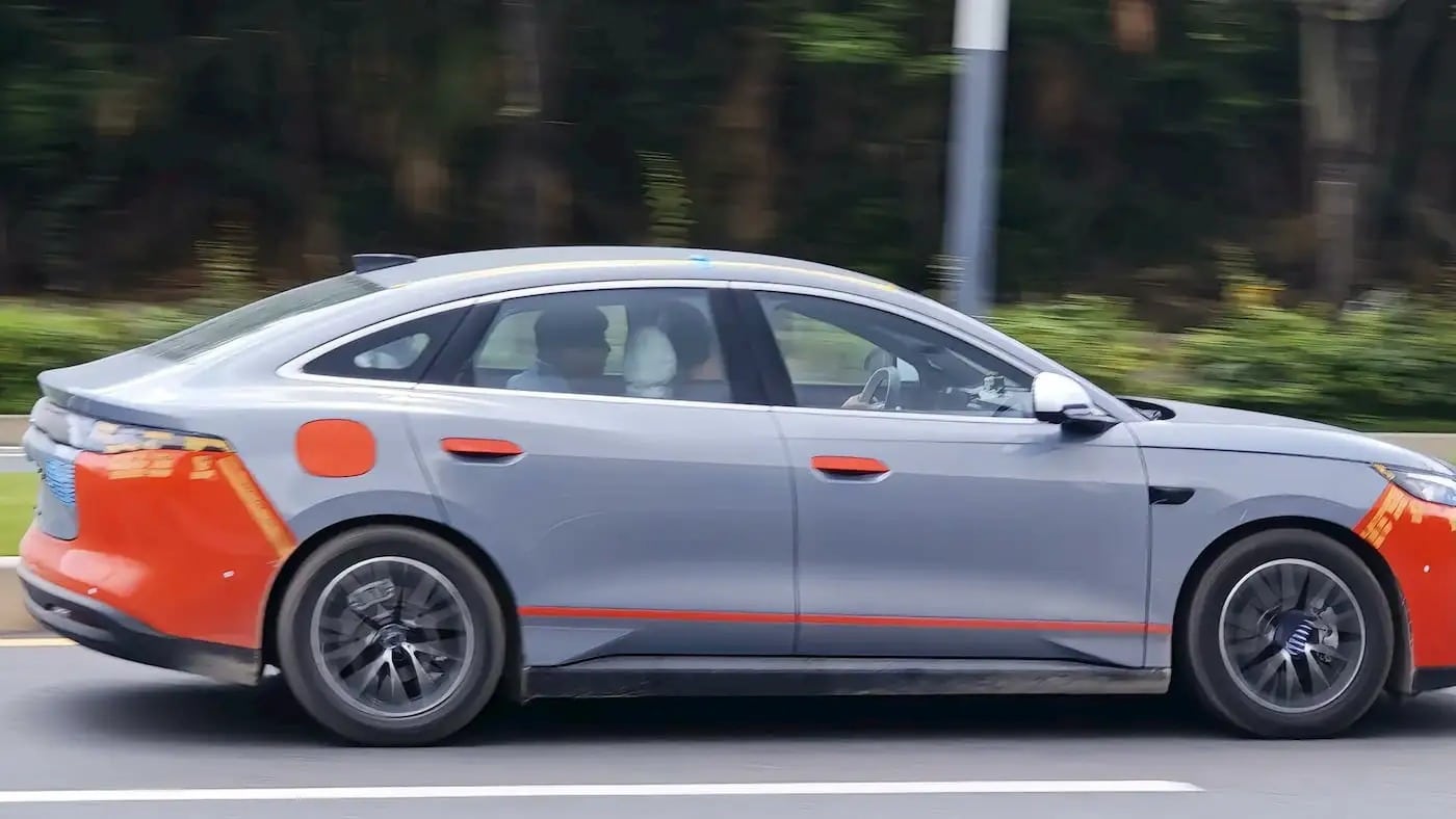 BYD Qin Max EV: Το νέο ηλεκτρικό sedan με φόρτιση σε 9 λεπτά αποκαλύπτεται