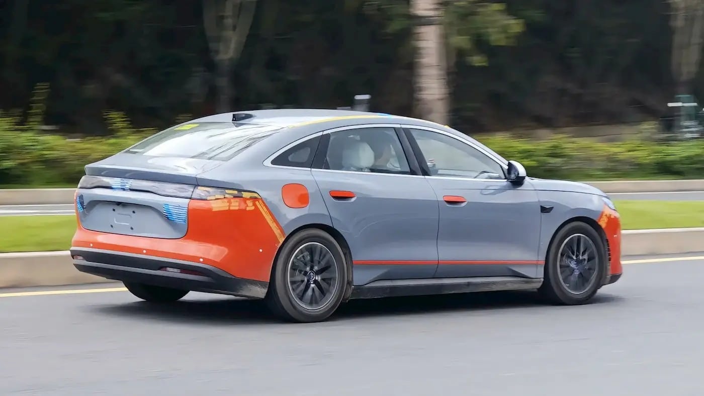 BYD Qin Max EV: Το νέο ηλεκτρικό sedan με φόρτιση σε 9 λεπτά αποκαλύπτεται