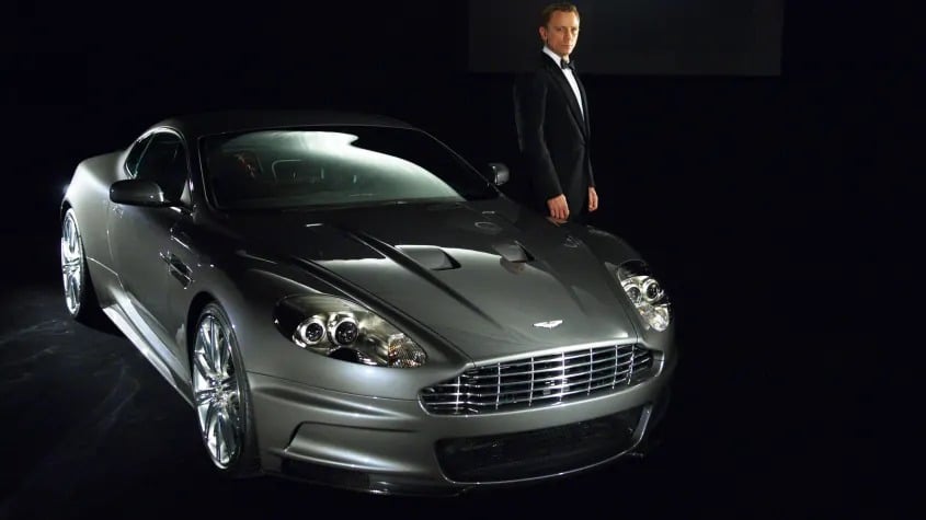 Θα οδηγήσει ο Τζέιμς Μποντ μια Aston Martin στη νέα ταινία;