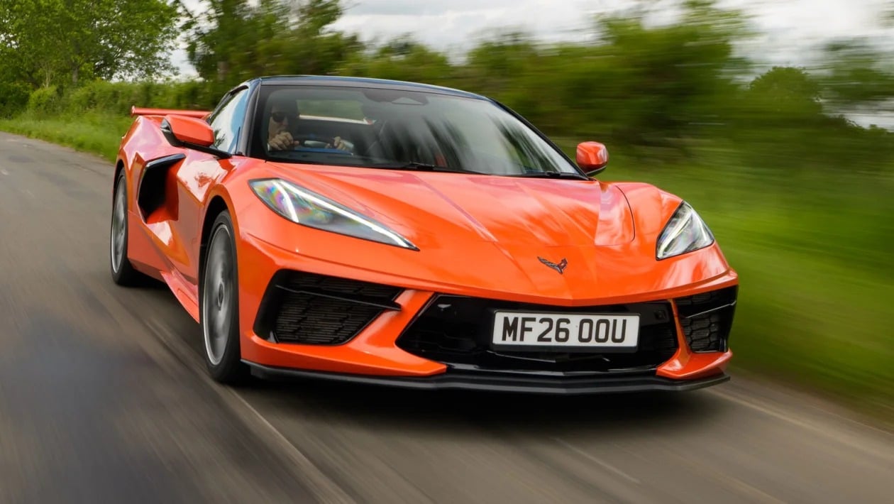 Η νέα Corvette σοκάρει την Ευρώπη: Πιο γρήγορη από 911 και με 3 οθόνες-τέρας στο cockpit!