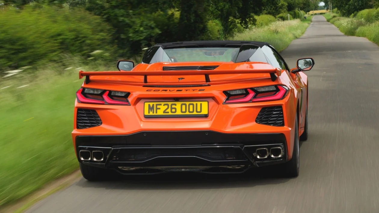 Η νέα Corvette σοκάρει την Ευρώπη: Πιο γρήγορη από 911 και με 3 οθόνες-τέρας στο cockpit!