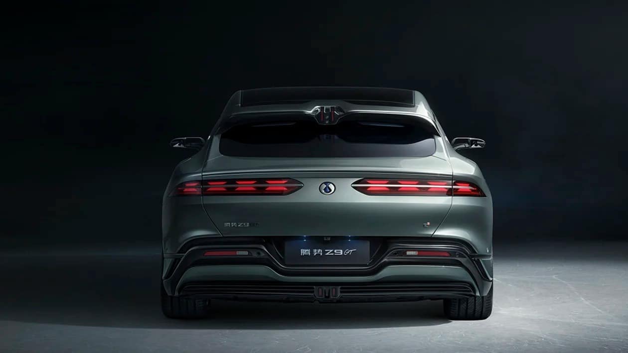 Νέο Denza Z9GT: Το κινεζικό «hyper-shooting brake» των 1.156 ίππων που σπάει τα κοντέρ
