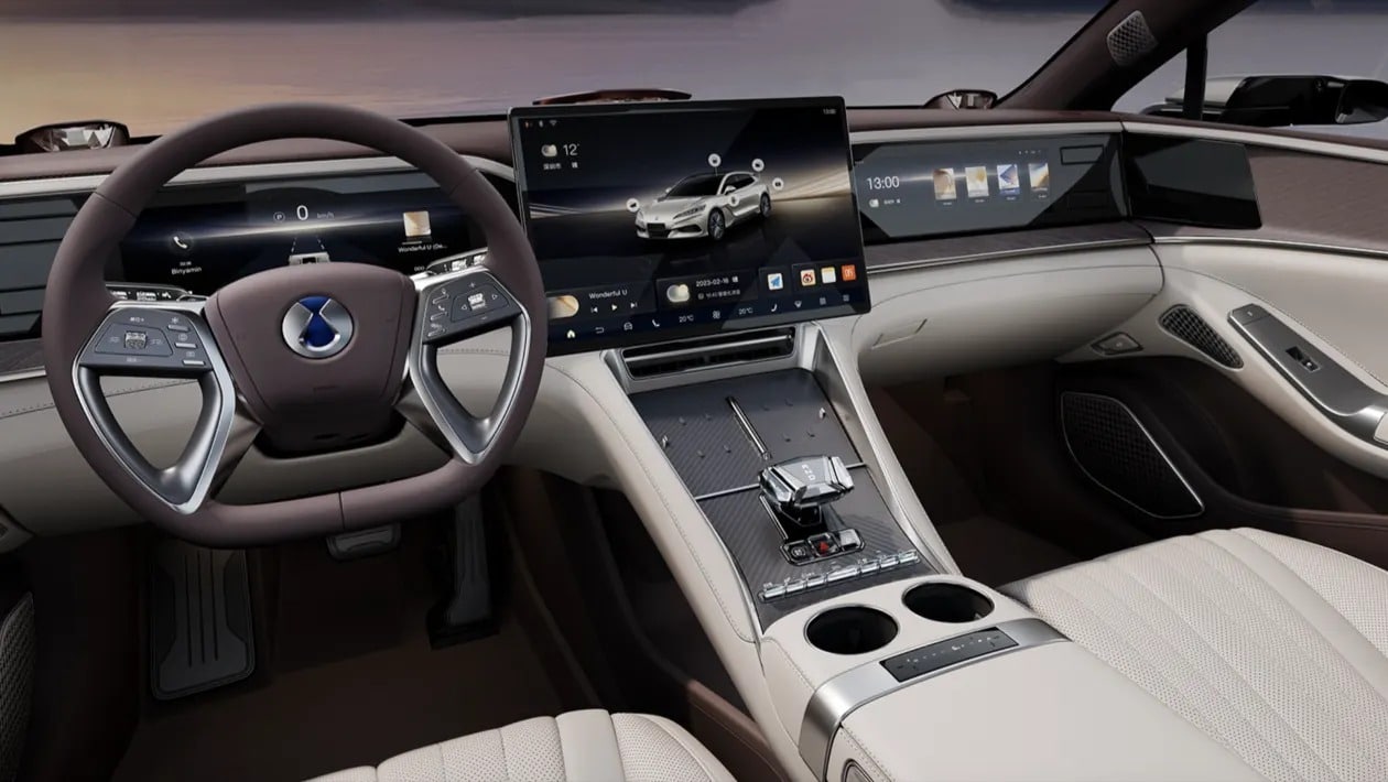 Νέο Denza Z9GT: Το κινεζικό «hyper-shooting brake» των 1.156 ίππων που σπάει τα κοντέρ