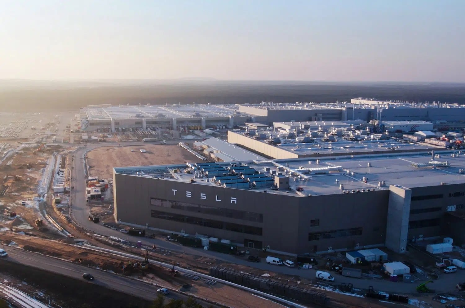 Αδιανόητη κλοπή στην Tesla: Εξαφάνισαν 11 φορτηγά γεμάτα μπαταρίες, χωρίς να σπάσουν ούτε μία πόρτα