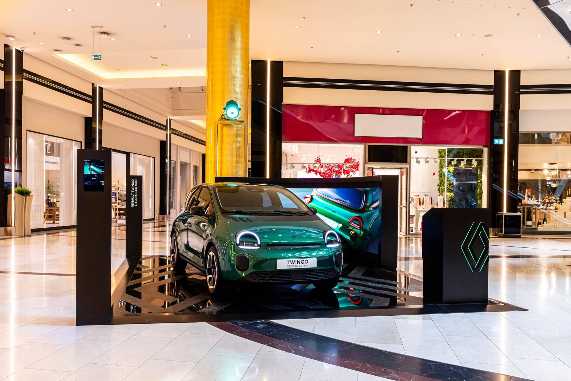Το νέο Renault Twingo E-Tech electric στο Golden Hall