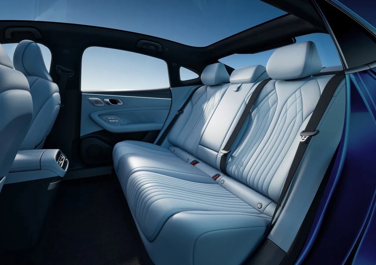 Η Geely «ταπώνει» τον ανταγωνισμό! Νέο ηλεκτρικό με αυτονομία 725 χλμ. και επαναστατικό σύστημα 16 σε 1