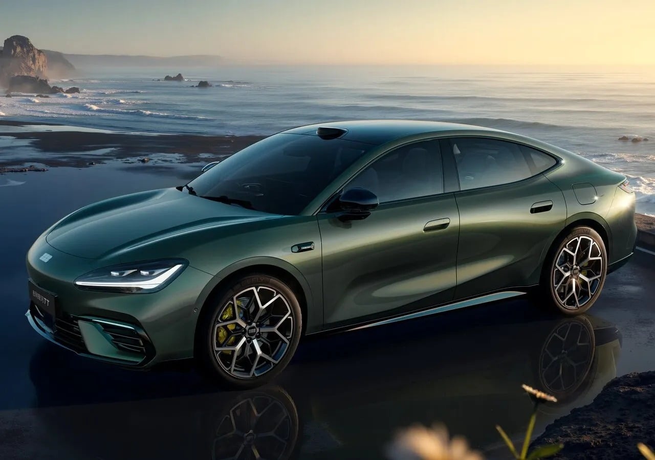 Η Geely «ταπώνει» τον ανταγωνισμό! Νέο ηλεκτρικό με αυτονομία 725 χλμ. και επαναστατικό σύστημα 16 σε 1
