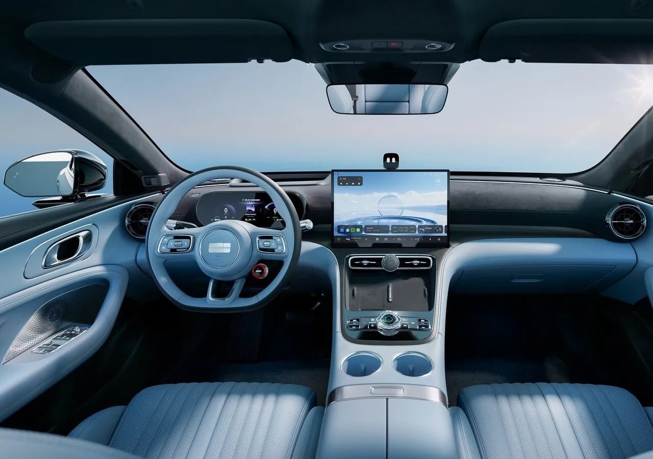 Η Geely «ταπώνει» τον ανταγωνισμό! Νέο ηλεκτρικό με αυτονομία 725 χλμ. και επαναστατικό σύστημα 16 σε 1