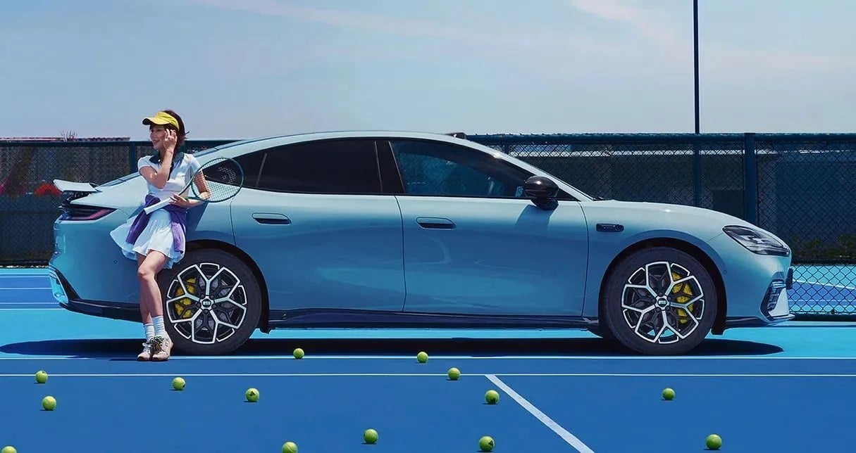 Η Geely «ταπώνει» τον ανταγωνισμό! Νέο ηλεκτρικό με αυτονομία 725 χλμ. και επαναστατικό σύστημα 16 σε 1