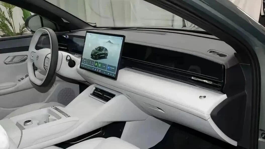 BYD Qin Max EV: Το νέο ηλεκτρικό sedan με φόρτιση σε 9 λεπτά αποκαλύπτεται