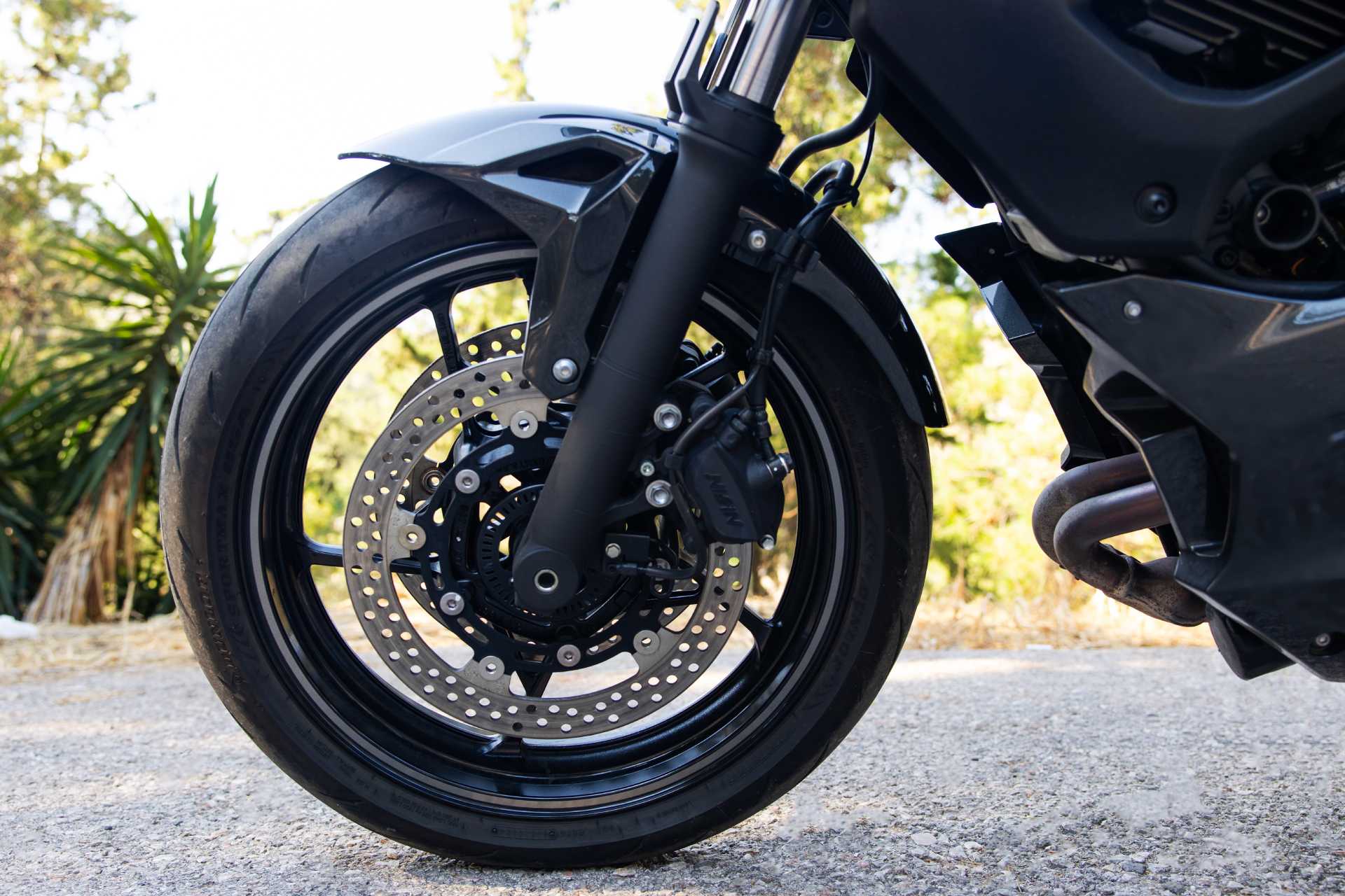 Test Ride: Kawasaki Z7 Hybrid - Η μοτοσυκλέτα που αλλάζει τους κανόνες