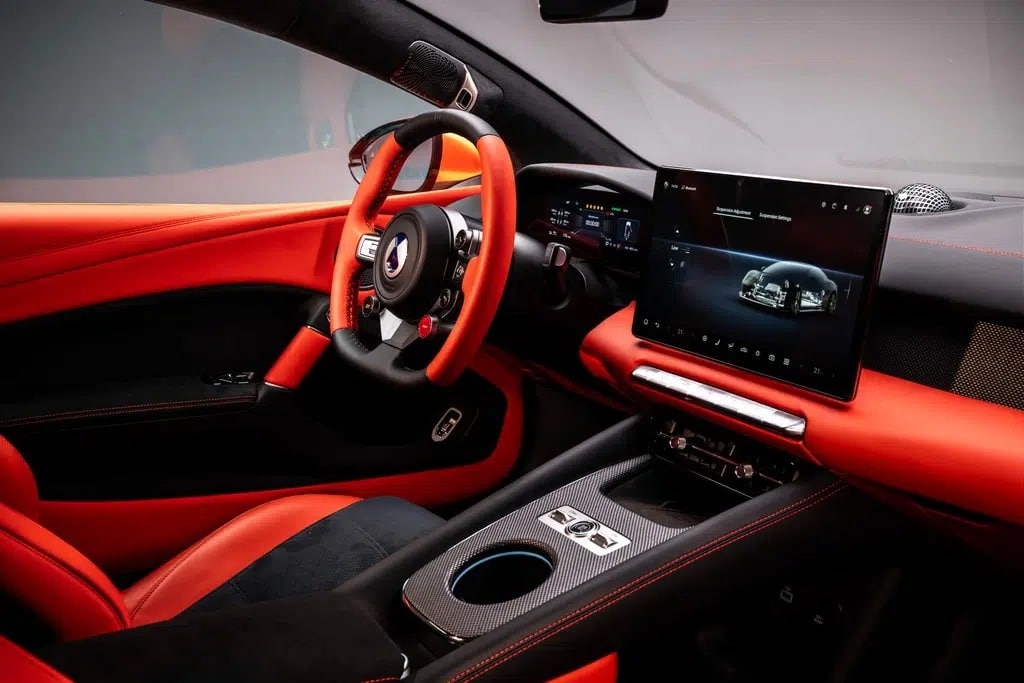 Το BYD Denza Z των 1.582 ίππων προκαλεί την Porsche 911 Turbo S
