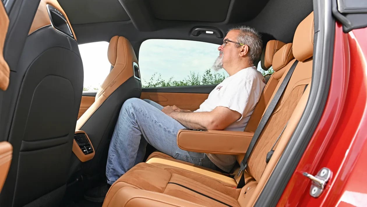 Tesla Model 3 vs Mazda 6e: Η μεγάλη αναμέτρηση στα ηλεκτρικά sedan