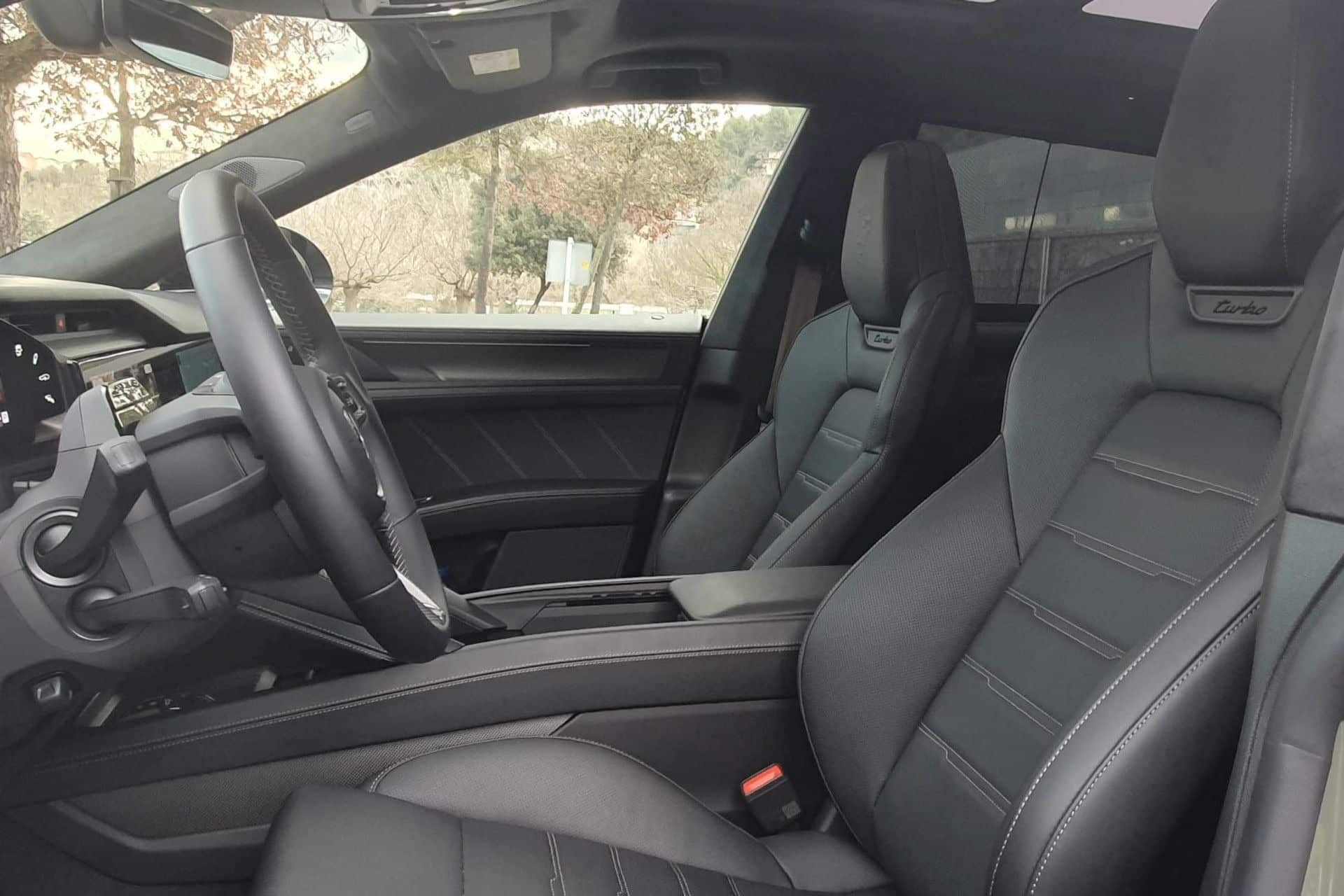 Η Porsche Cayenne Turbo Electric... «δίνει ξύλο» σε πολλά supercars