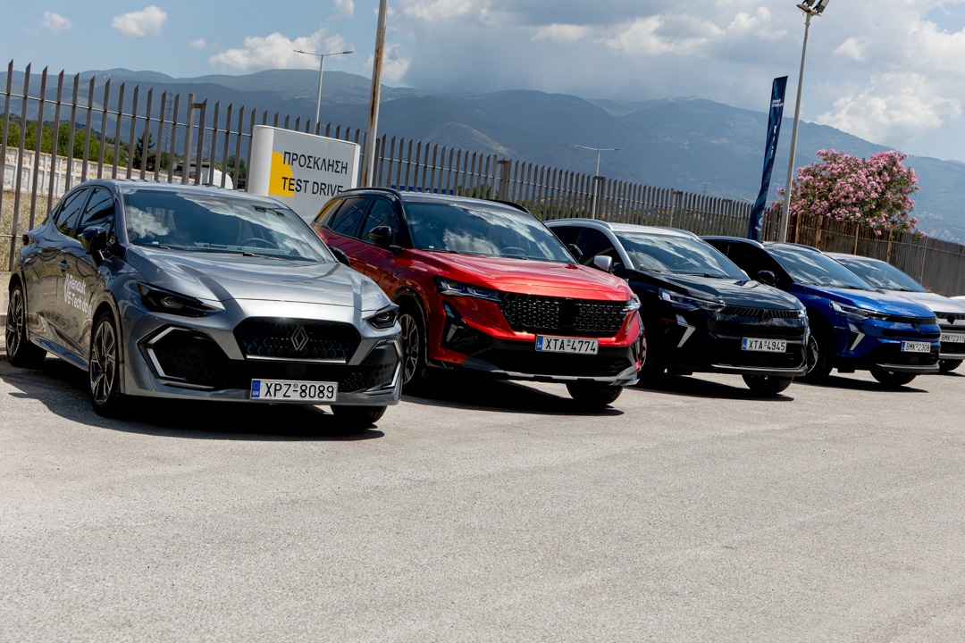 Με μεγάλη συμμετοχή πραγματοποιήθηκαν οι Renault E-Tech Days στη Renault Sfakianakis στο Βόλο