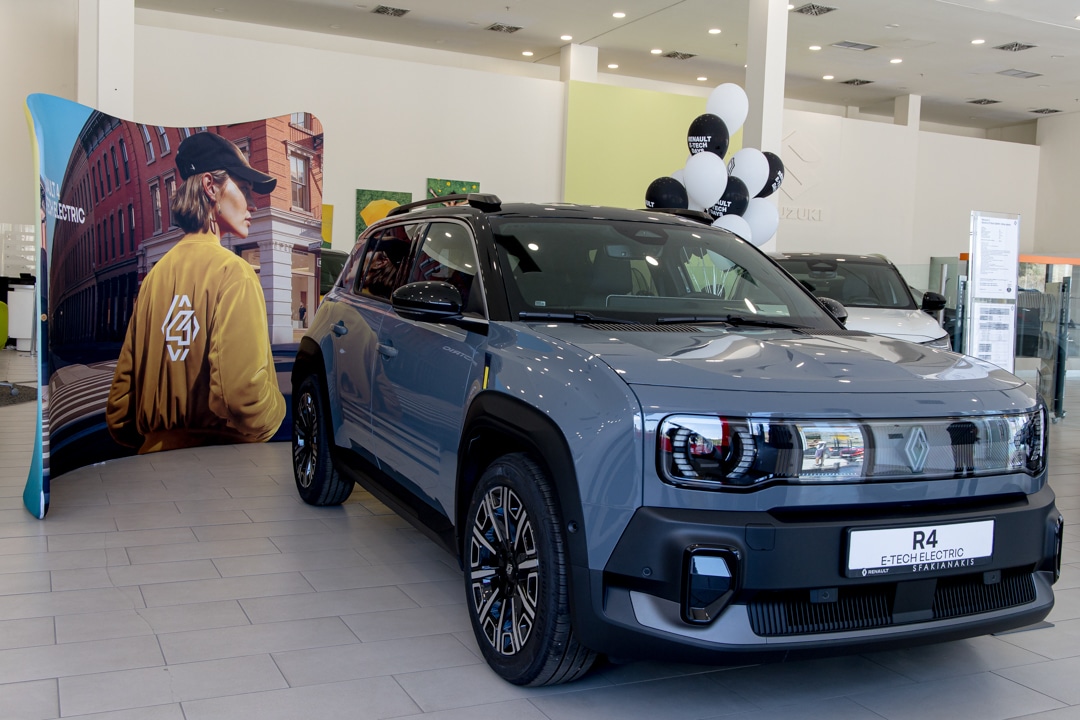 Με μεγάλη συμμετοχή πραγματοποιήθηκαν οι Renault E-Tech Days στη Renault Sfakianakis στο Βόλο