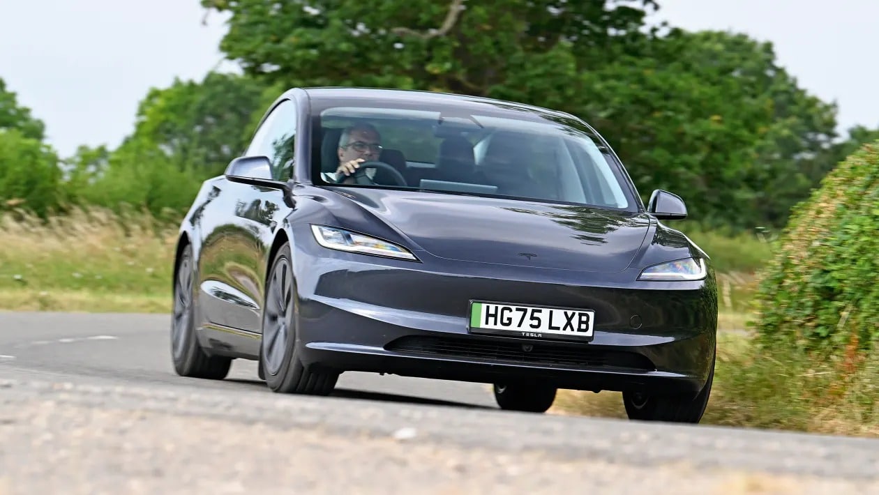 Tesla Model 3 vs Mazda 6e: Η μεγάλη αναμέτρηση στα ηλεκτρικά sedan