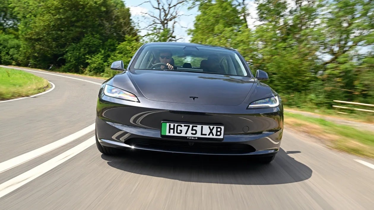 Tesla Model 3 vs Mazda 6e: Η μεγάλη αναμέτρηση στα ηλεκτρικά sedan
