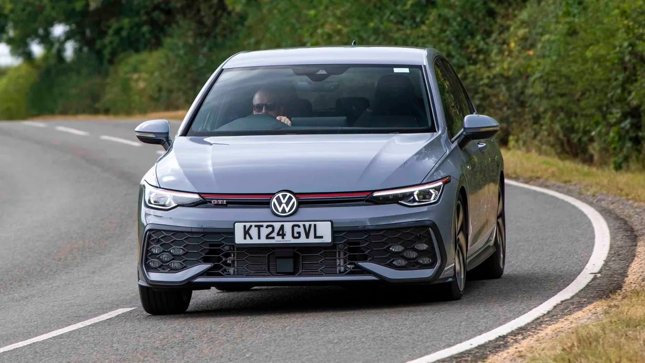 Volkswagen Golf GTI: Ο βασιλιάς των hot hatch επιστρέφει στον θρόνο του