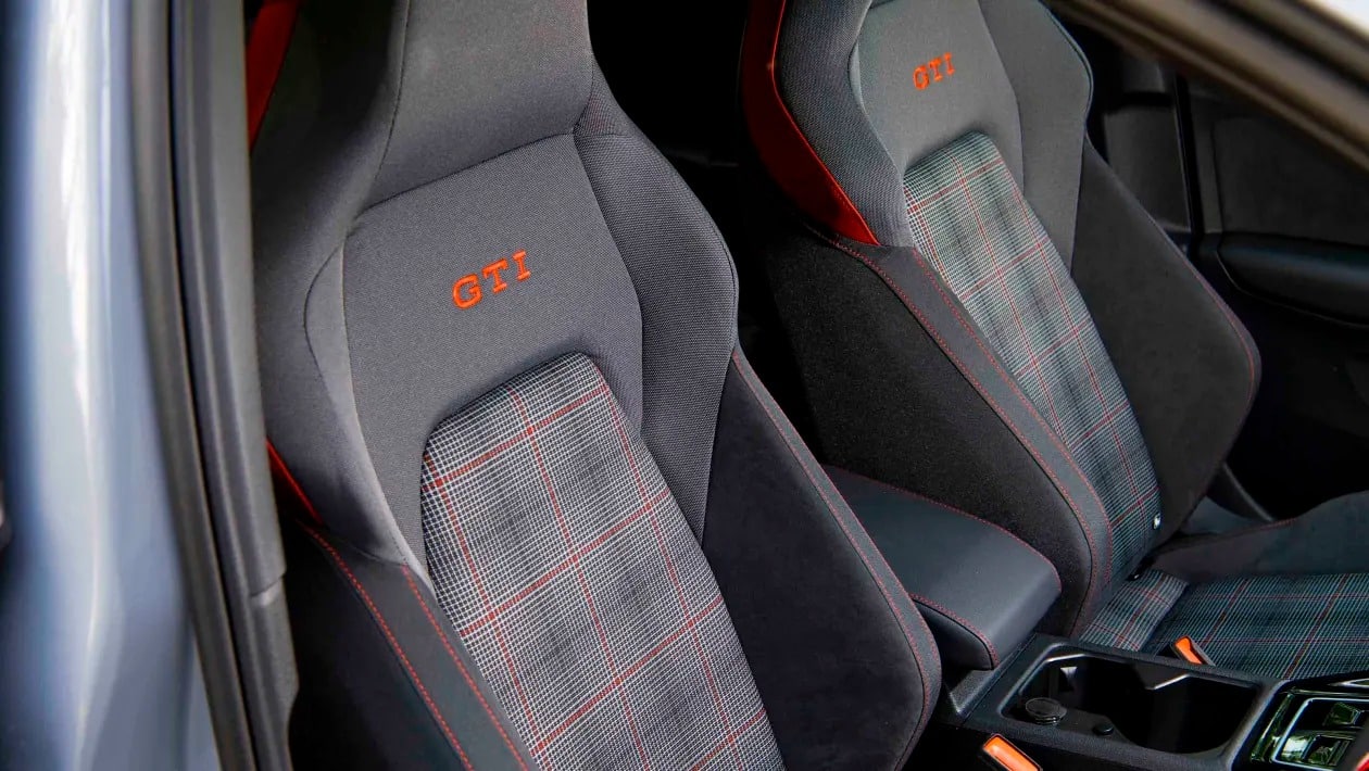 Volkswagen Golf GTI: Ο βασιλιάς των hot hatch επιστρέφει στον θρόνο του