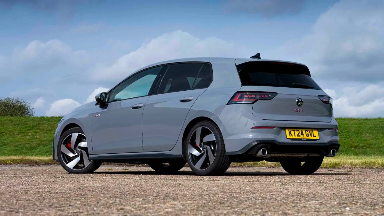Volkswagen Golf GTI: Ο βασιλιάς των hot hatch επιστρέφει στον θρόνο του