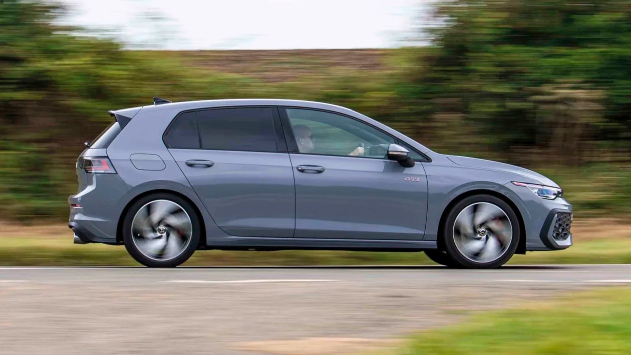 Volkswagen Golf GTI: Ο βασιλιάς των hot hatch επιστρέφει στον θρόνο του