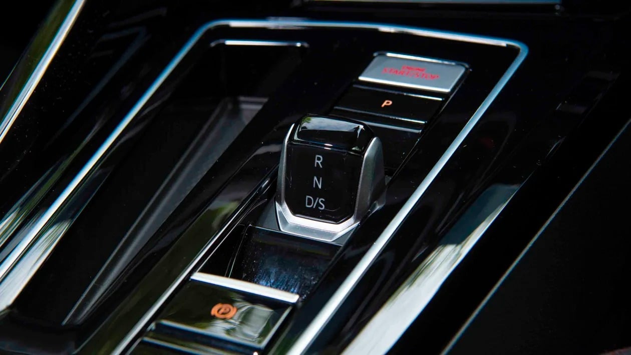 Volkswagen Golf GTI: Ο βασιλιάς των hot hatch επιστρέφει στον θρόνο του