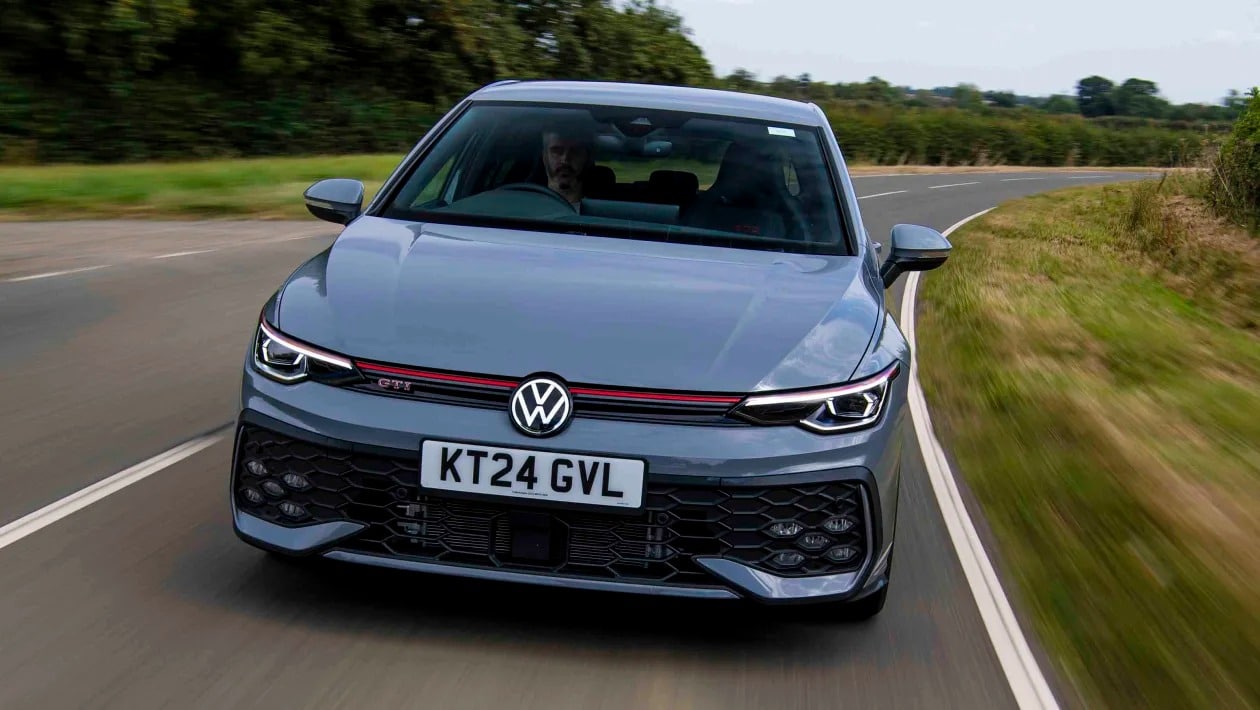 Volkswagen Golf GTI: Ο βασιλιάς των hot hatch επιστρέφει στον θρόνο του