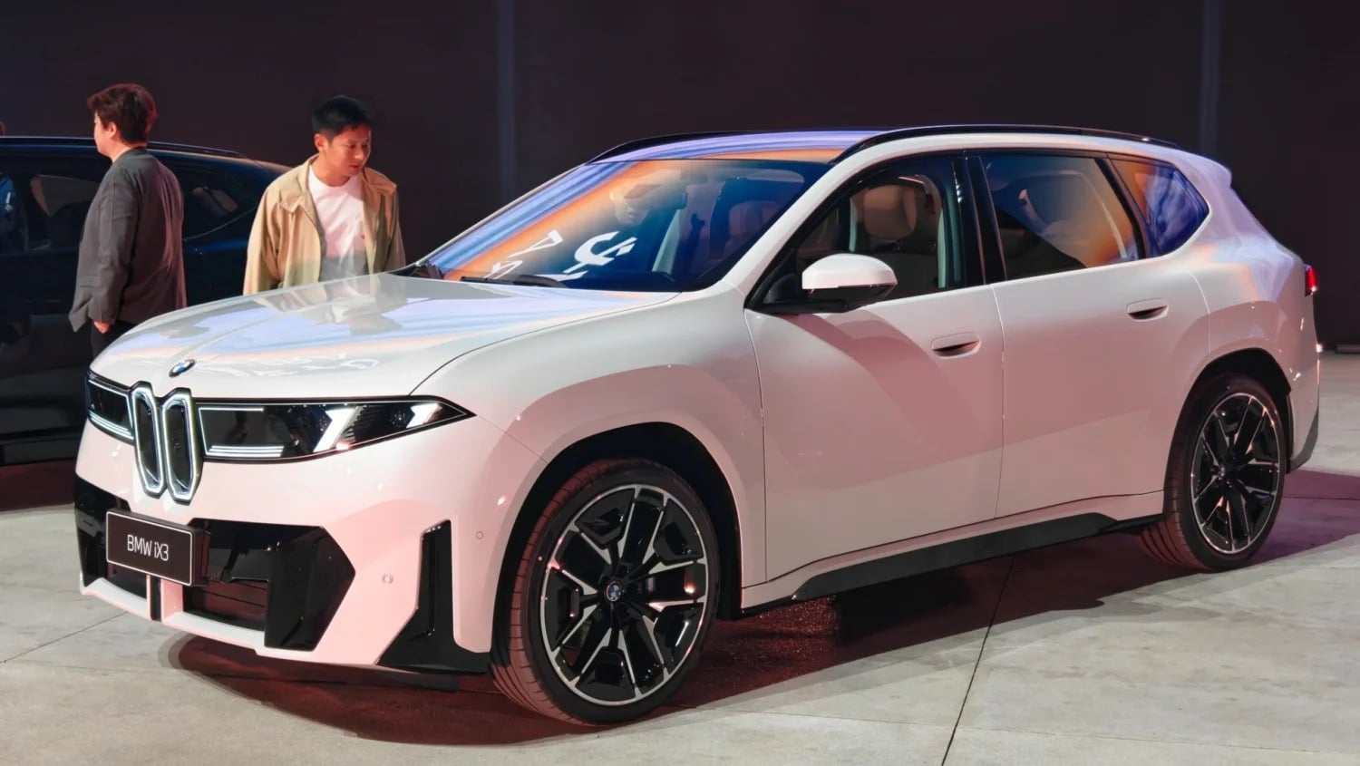 Νέα BMW iX3 Long Wheelbase: Ηλεκτρική αυτονομία 919 χλμ. και τεχνολογία Neue Klasse