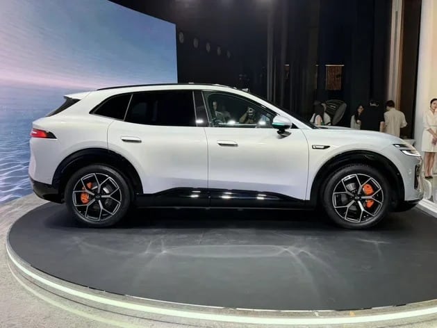 Η Changan παρουσιάζει το Nevo Q06: Ένα SUV με 800V και εξαιρετικά γρήγορη φόρτιση στους 6°C.