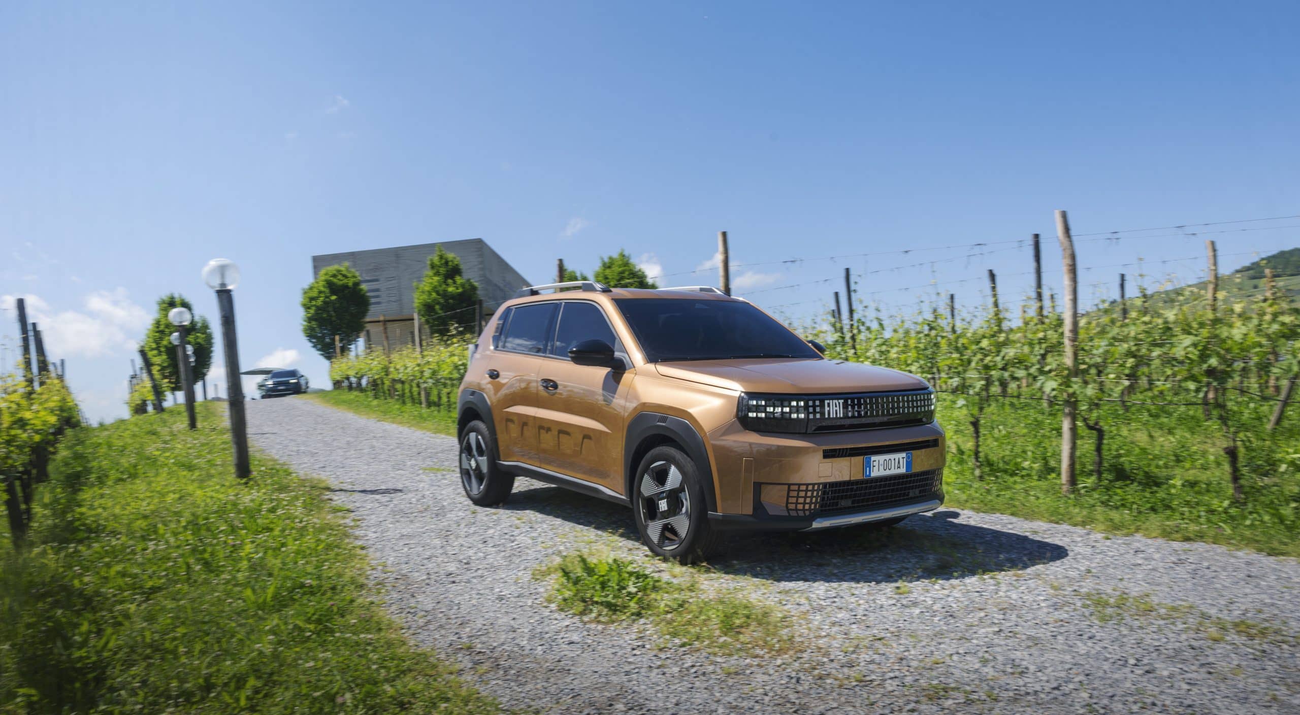 FIAT summer deals: Το Grande Panda με €17.990, δωρεάν επιλογή χρώματος, πλούσιο εξοπλισμό και στάνταρ 5ετή εργοστασιακή εγγύηση