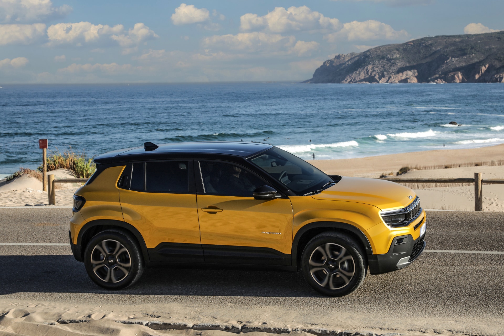 Το Jeep Avenger e-Hybrid με όφελος έως €2.500 και 8ετή εργοστασιακή εγγύηση