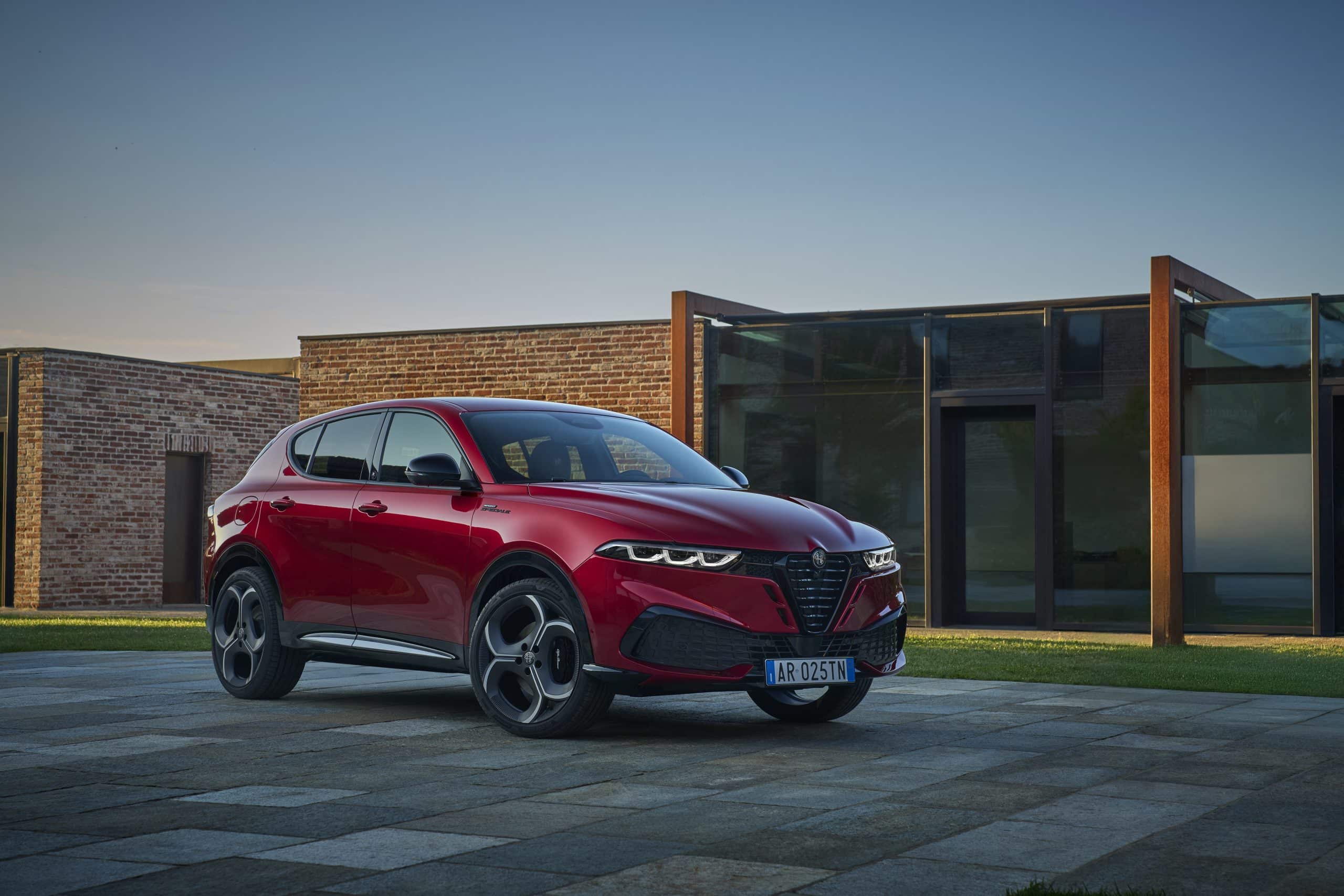 Διαθέσιμη η νέα Alfa Romeo Tonale Ibrida, πιο δυναμική και προσιτή από ποτέ - Τιμή