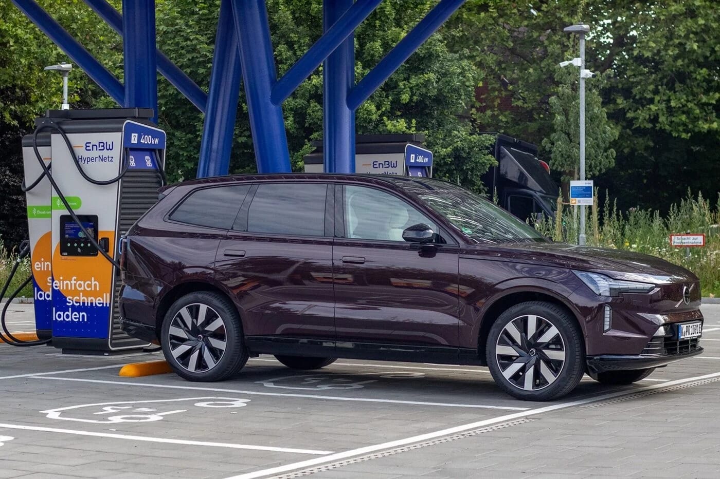 Volvo EX90: Η αναβάθμιση στα 800V μεταμορφώνει το ηλεκτρικό SUV