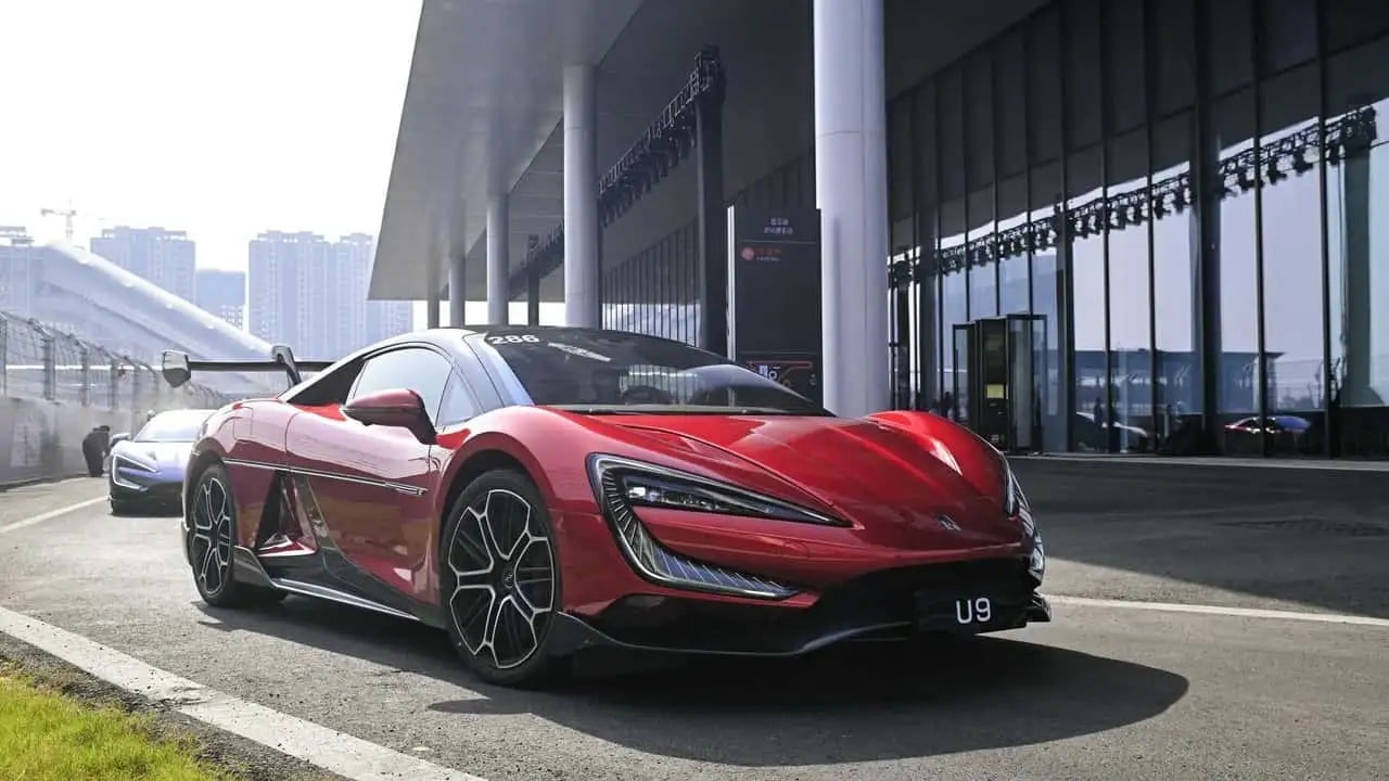 Μπορεί ένα ηλεκτρικό hypercar να φτάσει τα 500 χλμ./ώρα; Η BYD λέει «ναι»