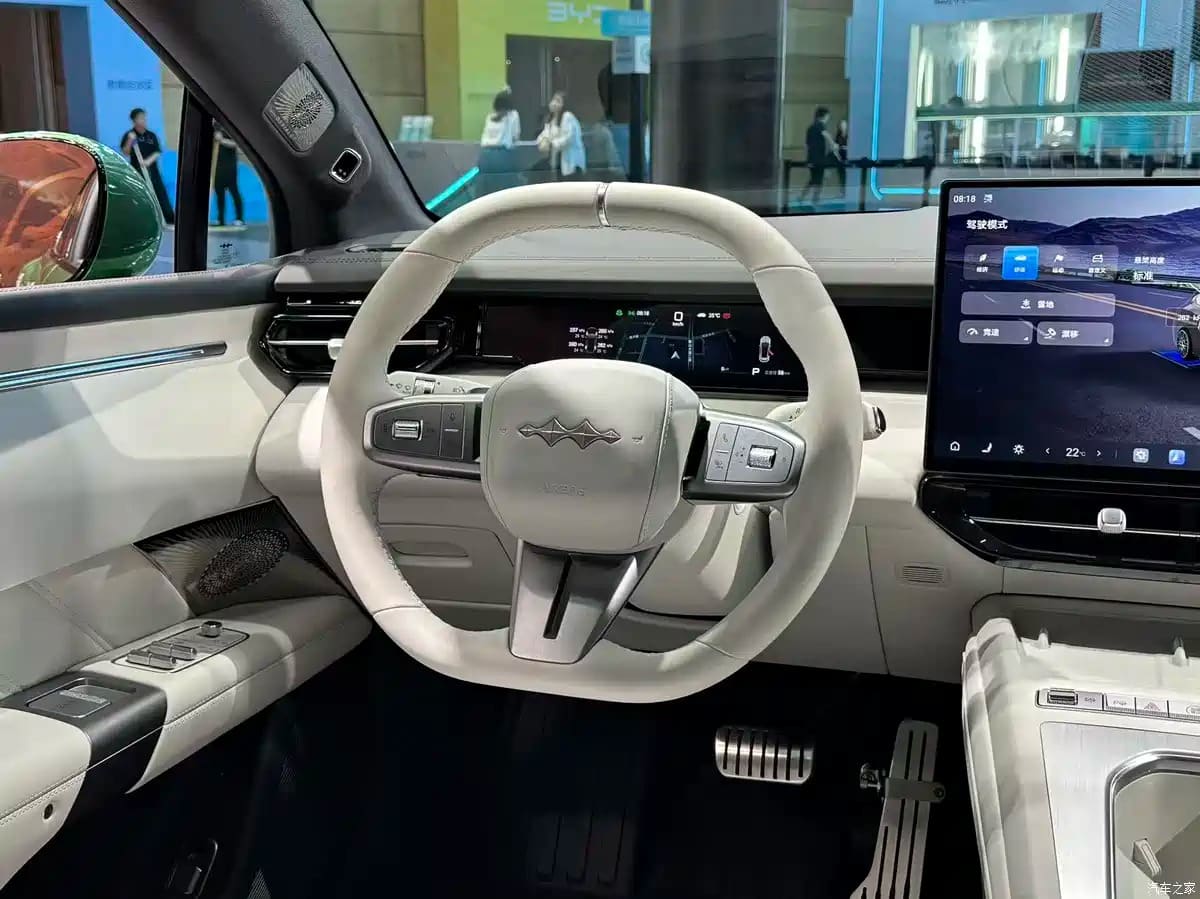 Αυτό είναι το νέο ηλεκτρικό της BYD με αυτονομία έως 900 km