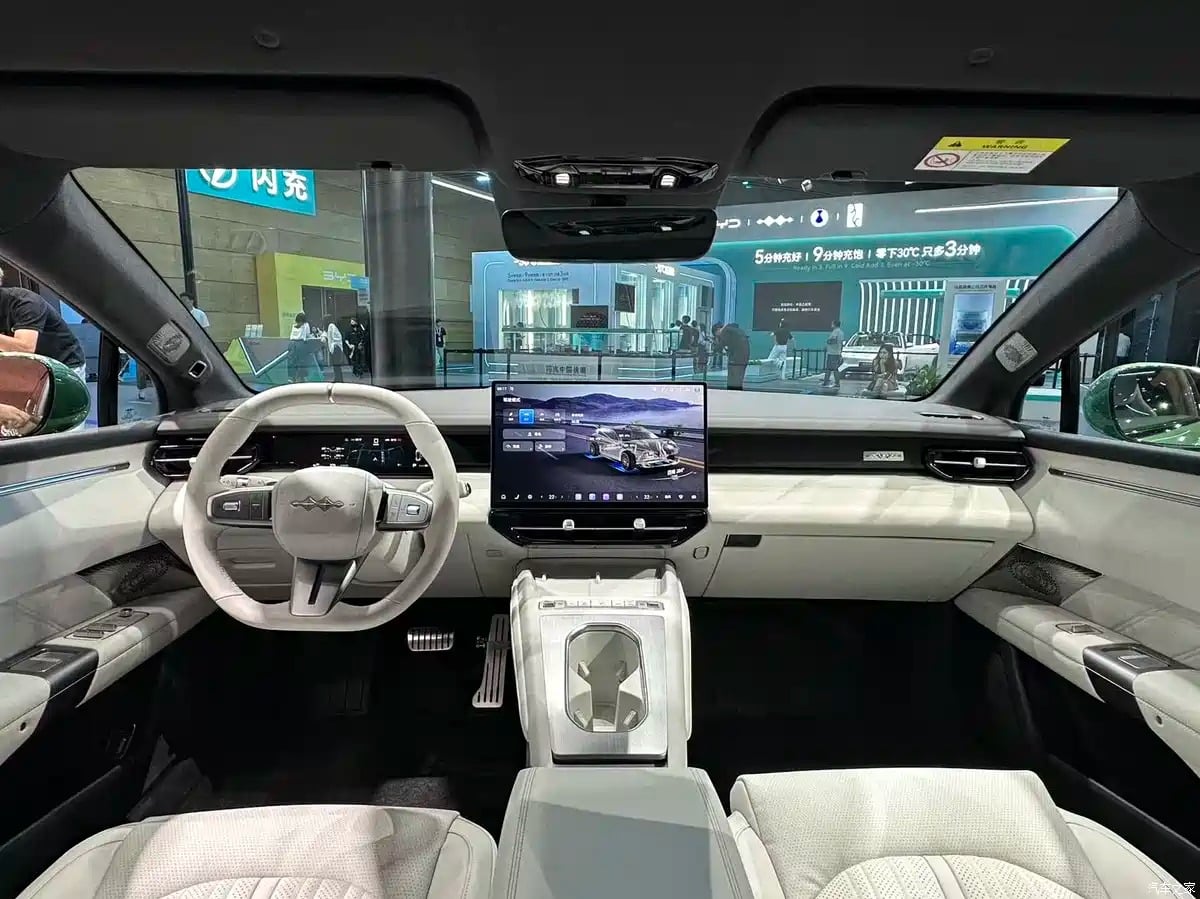 Αυτό είναι το νέο ηλεκτρικό της BYD με αυτονομία έως 900 km