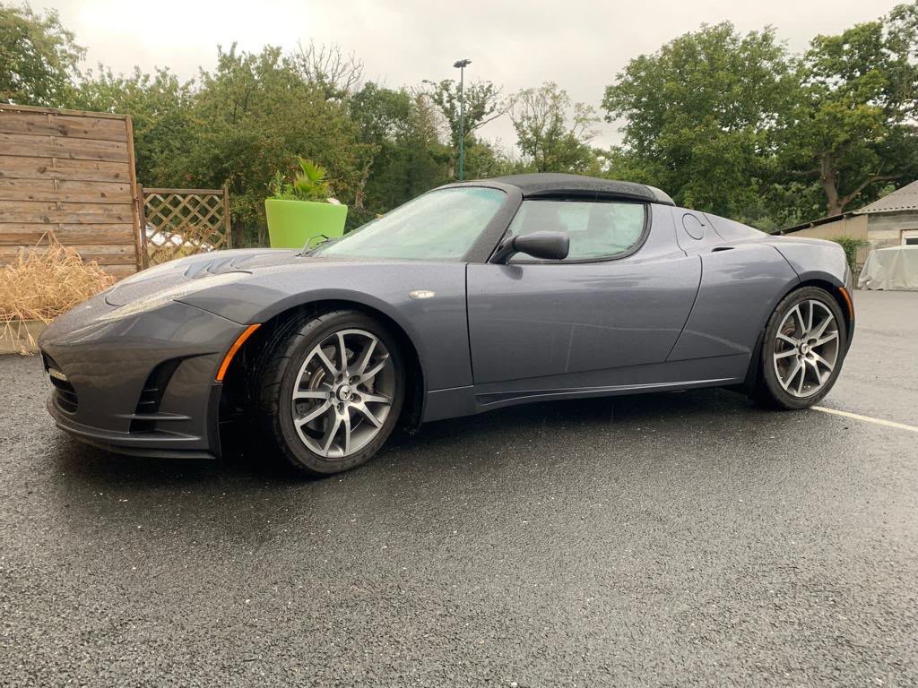 Tesla Roadster: Το ηλεκτρικό σπορ αυτοκίνητο που άλλαξε τα πάντα
