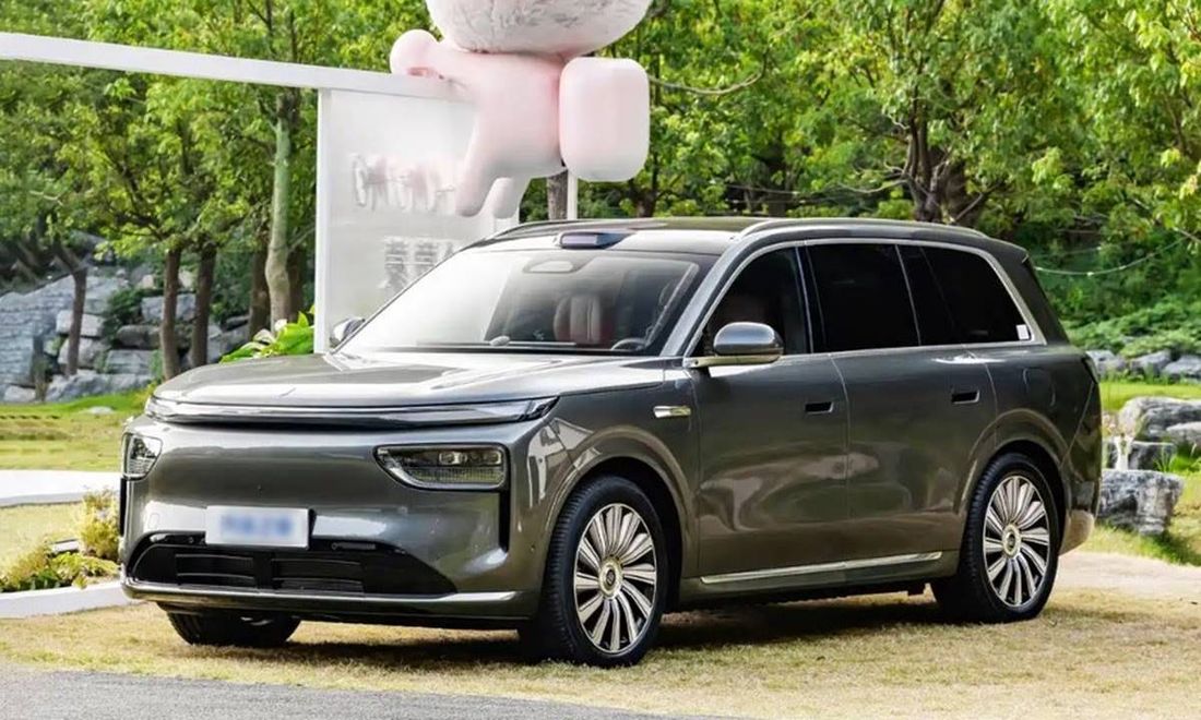 Τεράστιο SUV 5,3 μέτρων κάνει 465 χλμ. ηλεκτρικά και ξεπερνά τα 1.500 χλμ. συνολικά