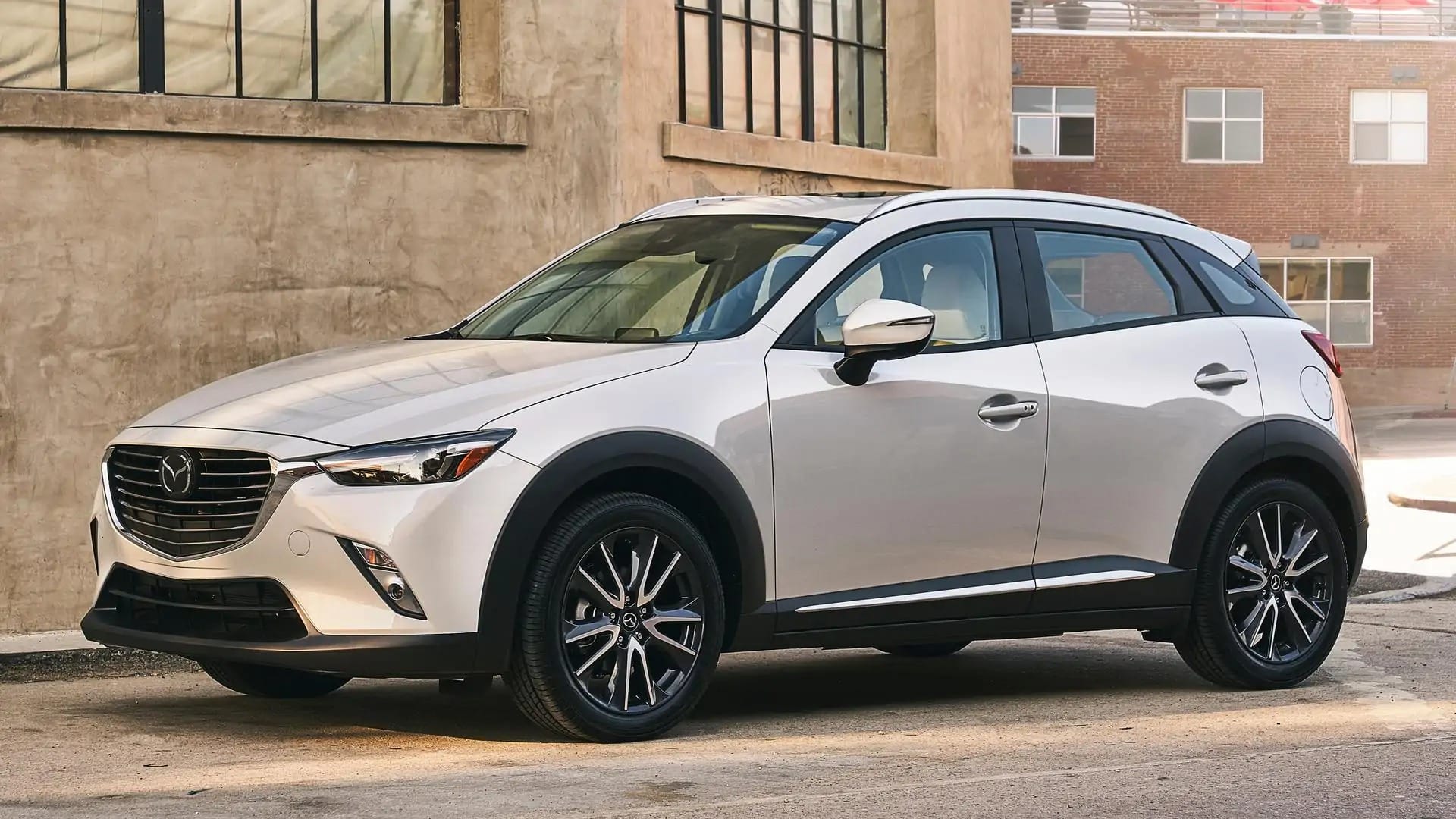 Νέο Mazda CX-3: Επιστρέφει στην Ευρώπη με υβριδική τεχνολογία και εντελώς νέο σχεδιασμό