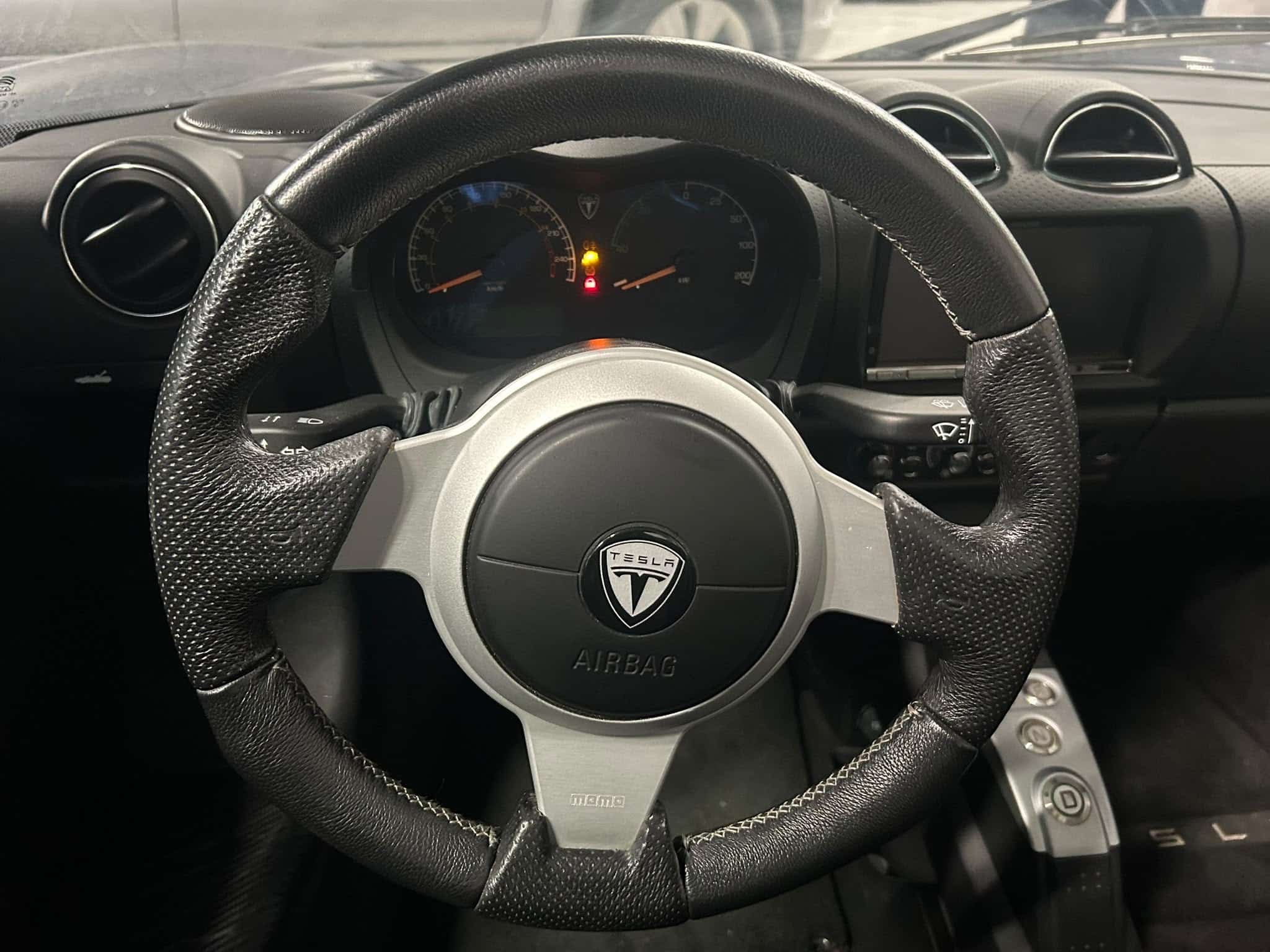Tesla Roadster: Το ηλεκτρικό σπορ αυτοκίνητο που άλλαξε τα πάντα